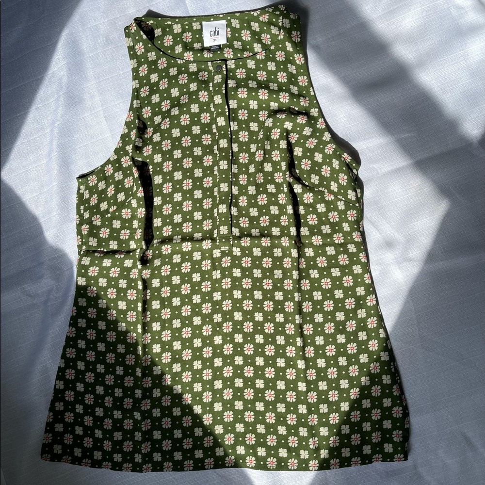 Cabi green floral snap top